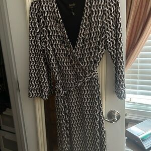 Laundry By Shelli Segal Black and White Geometric Dress